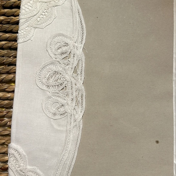 Hand Embellished Topper in Battenburg lace. 36 inches round. Never used. - Picture 8 of 9